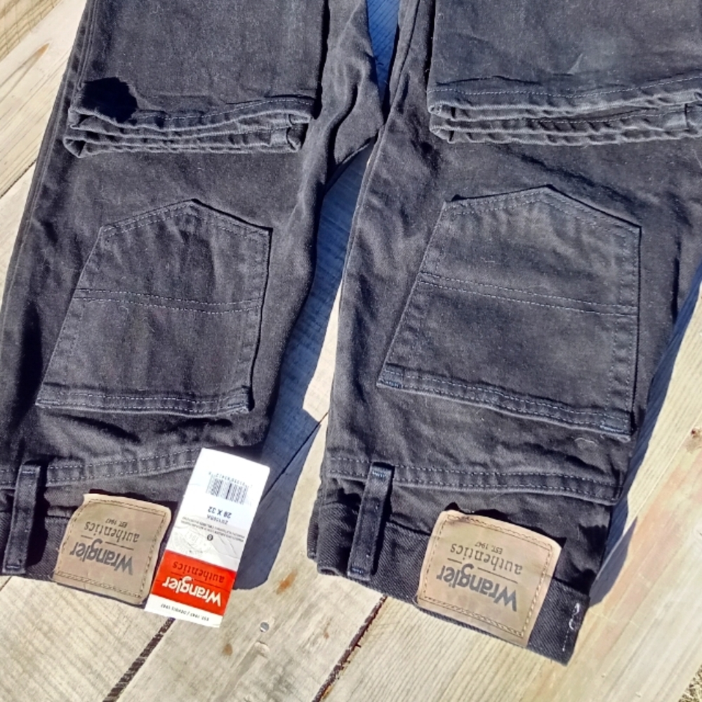 2 Pair Wrangler authentics 28x32 nwt